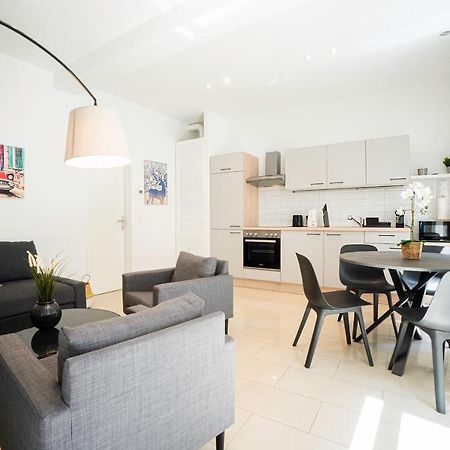Chic Newly-Renovated Apartment Steps From Subway In Vienna'S Hernals District Bagian luar foto