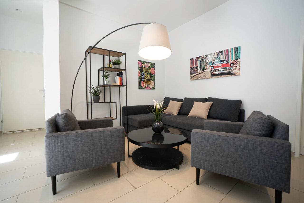 Chic Newly-Renovated Apartment Steps From Subway In Vienna'S Hernals District Bagian luar foto
