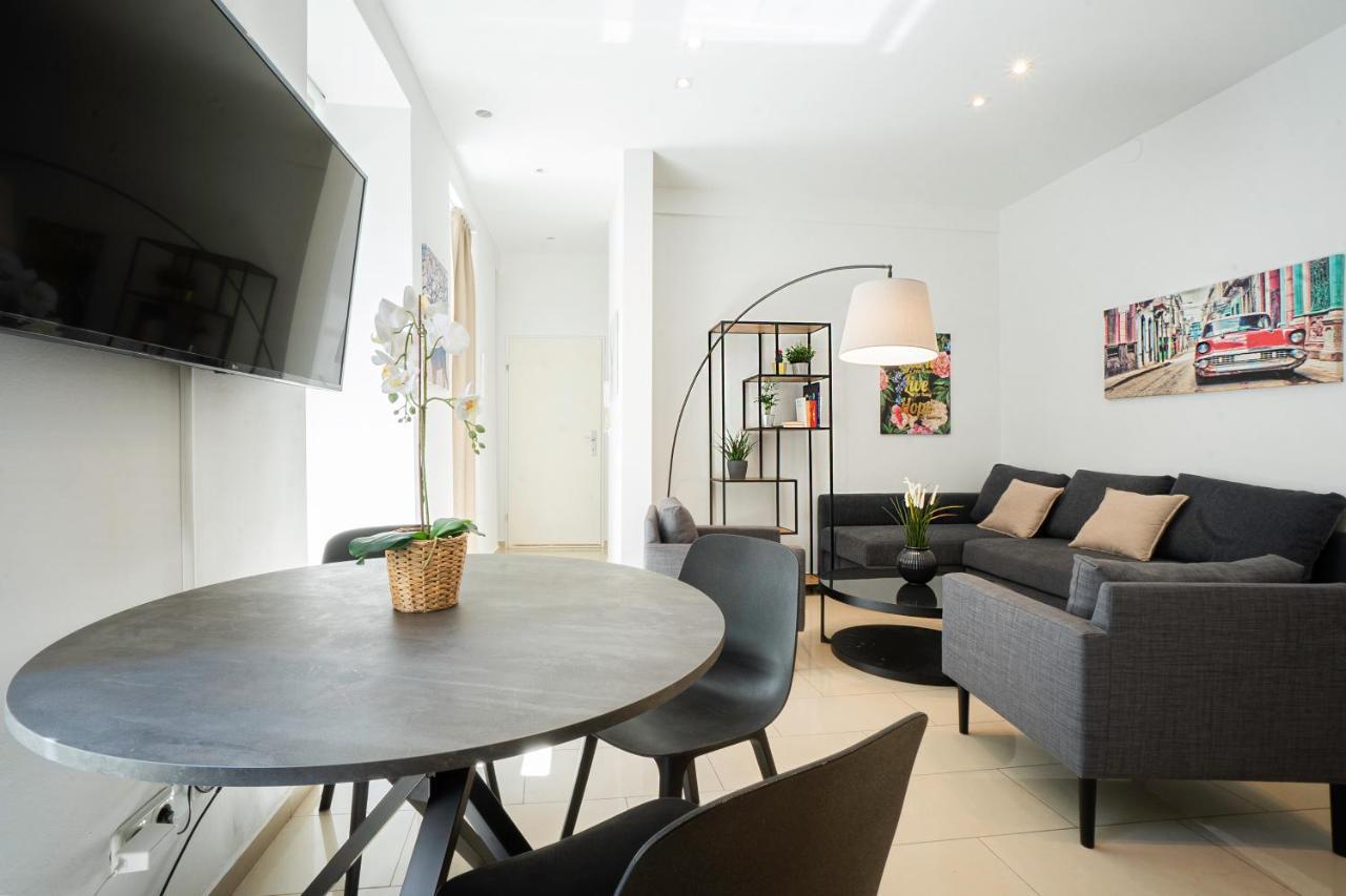 Chic Newly-Renovated Apartment Steps From Subway In Vienna'S Hernals District Bagian luar foto