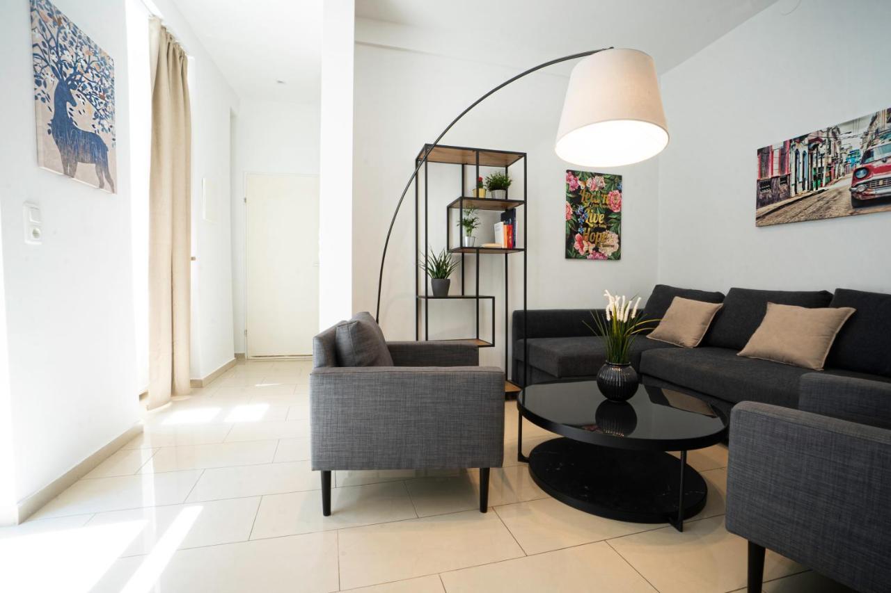 Chic Newly-Renovated Apartment Steps From Subway In Vienna'S Hernals District Bagian luar foto