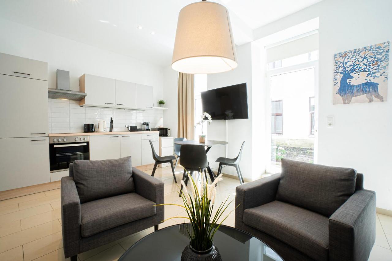 Chic Newly-Renovated Apartment Steps From Subway In Vienna'S Hernals District Bagian luar foto